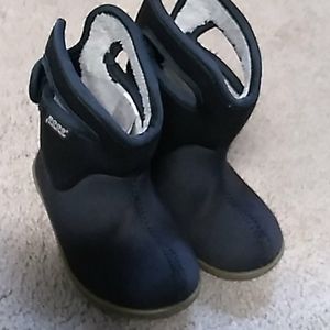 Black bogs toddler size 7